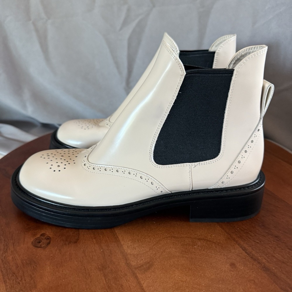 Charles & Keith Chelsea Boots Womens Cream Brogue Wingtip Platform EU 39/US 8.5